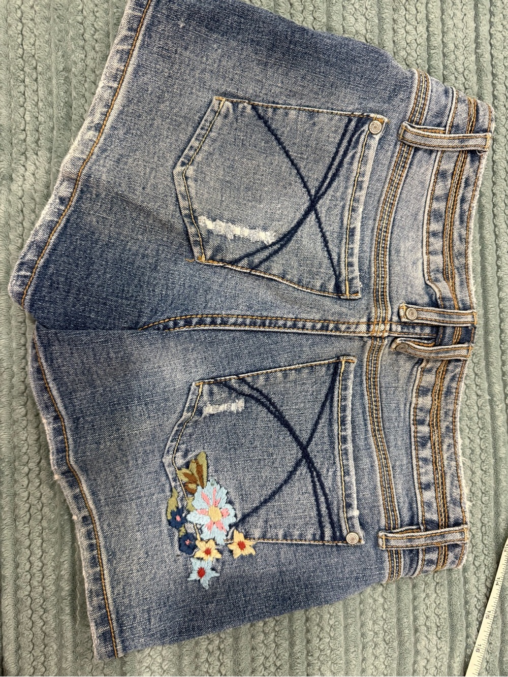 No Boundaries Women's Denim Jean Shorts - Blue - Picture 2 of 4
